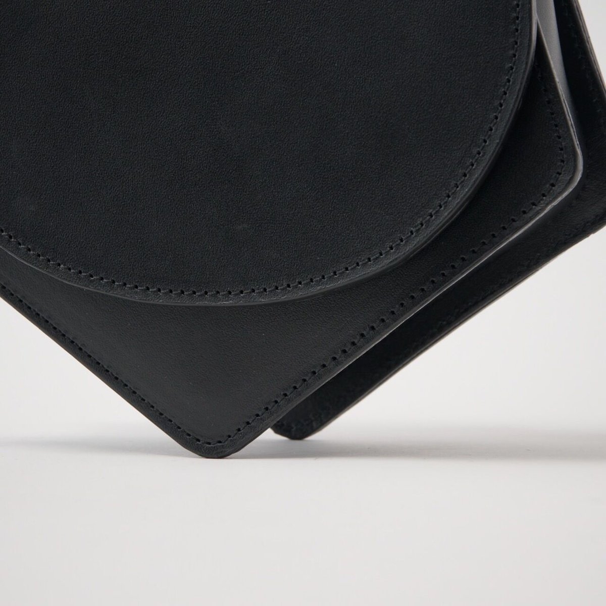leather shoulder penta black | 酢橘堂