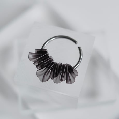 nooca PVC ear cuff ・black