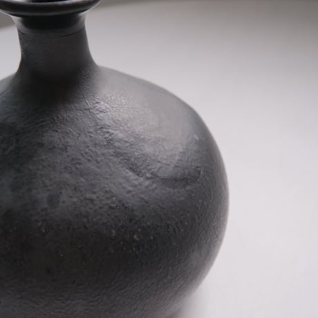 black slime vase