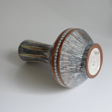 Drawing ceramic vase