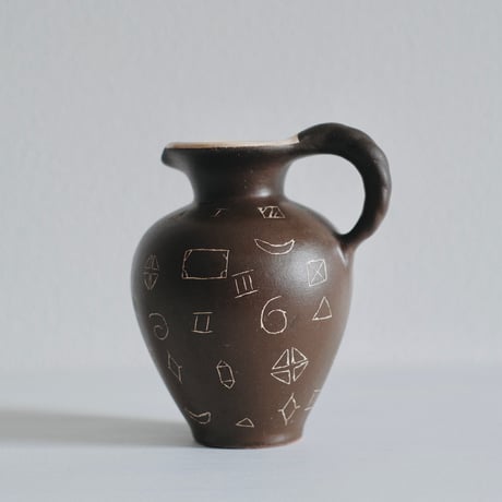drawing ceramic vase