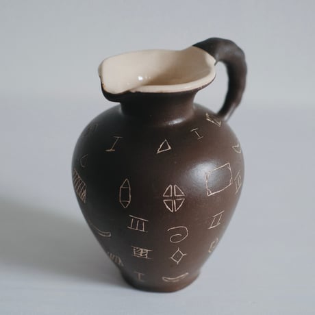 drawing ceramic vase