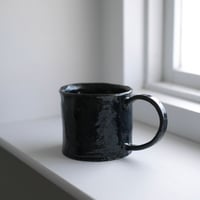 三浦麻衣  紺色マグ