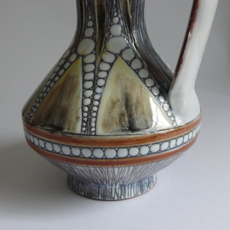 Drawing ceramic vase