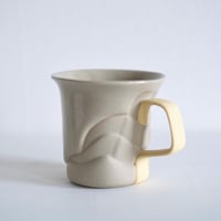深見達希 layer mug [beige]