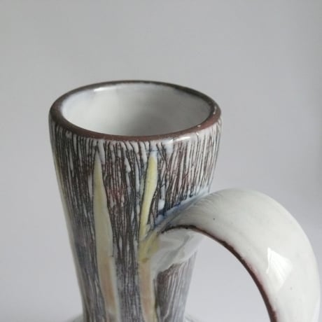 Drawing ceramic vase