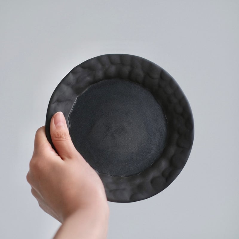 深見達希 saucer[black] | 酢橘堂