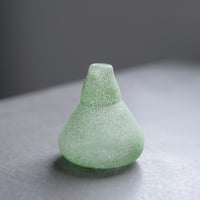 MANA NAKAMURA vase [light green]