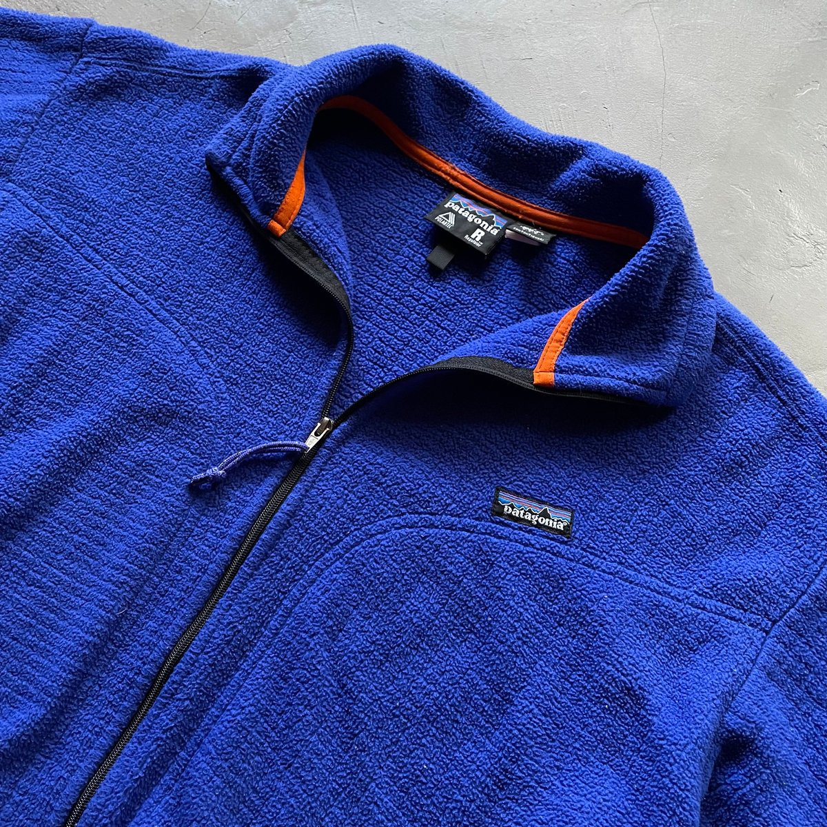 美品 patagonia R2 ジャケット S FA17 廃番希少品 フリース シンチラ surf ポーラテック レギュレーター ウルトラライト / mars 究極の中間着『Patagonia R2ジャケット メンズ』のご紹介 | 山と
