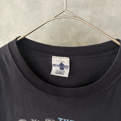 Doctor Who "The Angels Have the Phone Box" print tee