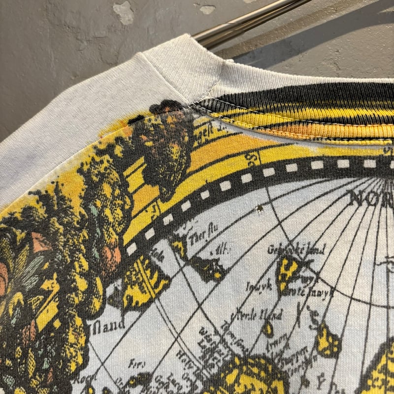 90s Liquid blue “Early world map” print tee | s