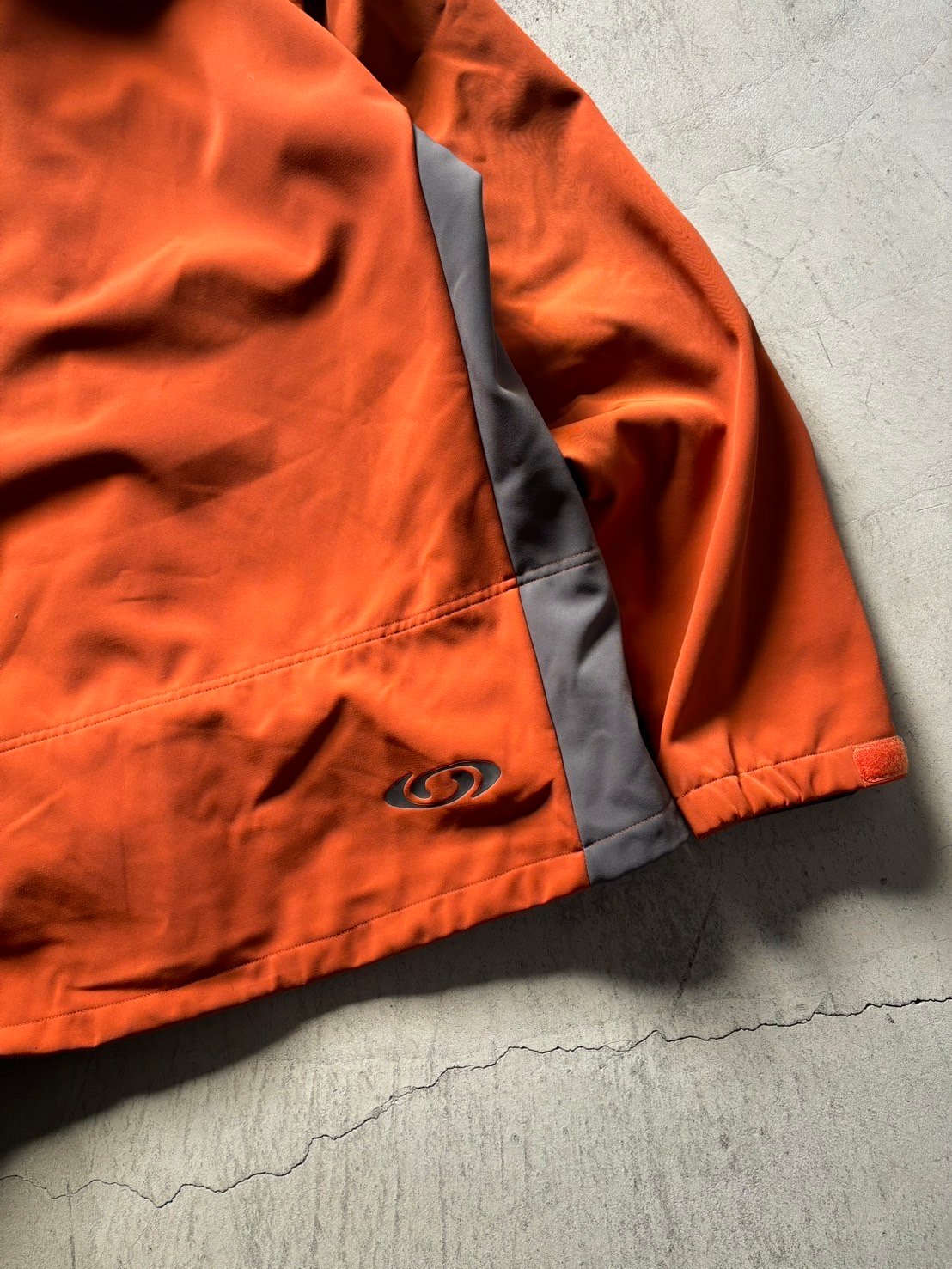 Salomon オレンジ ジャケット SALOMONシェルジャケットオレンジLサイズ - ジャケット