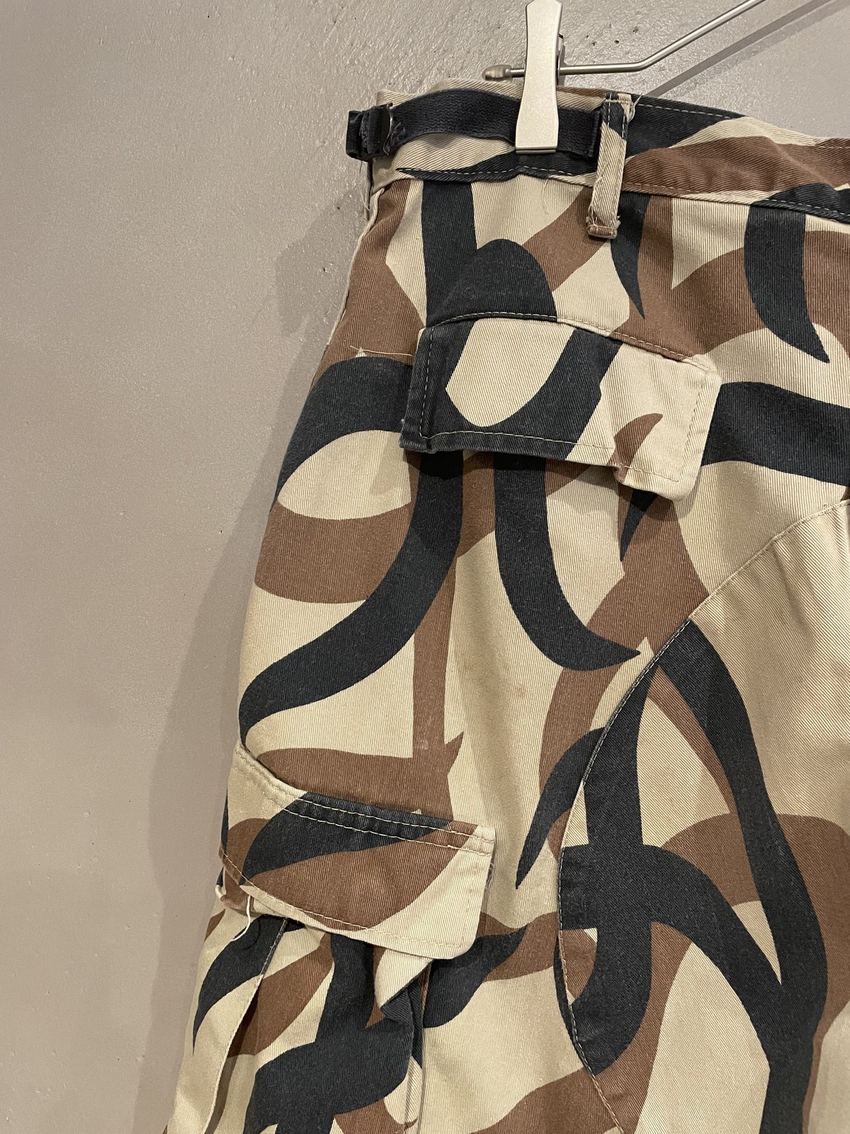 90s ASAT tribal camouflage cargo pants | sui & 90s ASAT tribal camouflage cargo pants | sui &