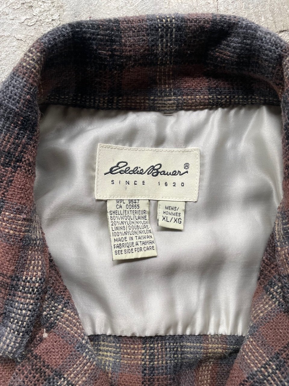90's Eddie Bauer plaid pattern open collar shir