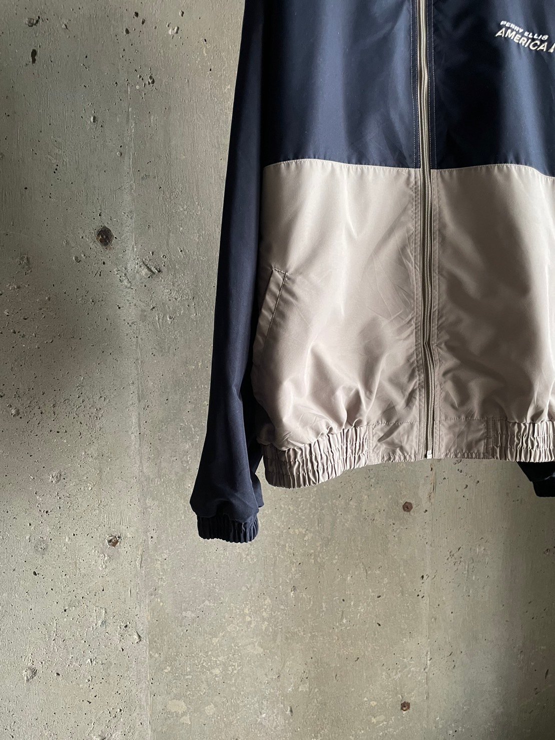 Perry Ellis “America”logo 2tone zip jacket | su