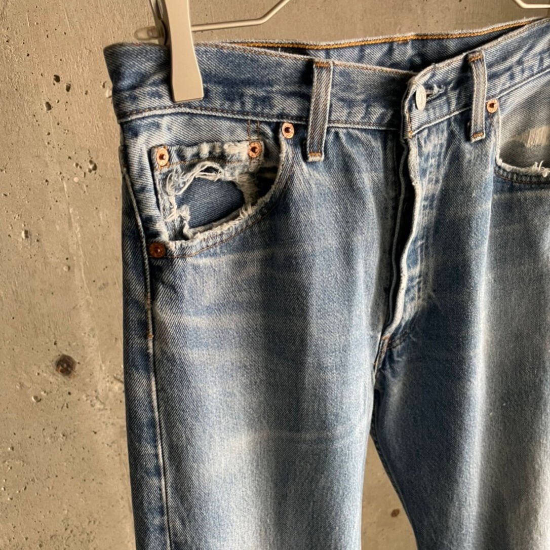 90s Levi's 501XX Made in USA | sui & shara 90s Levi's 501XX Made in USA | sui & shara