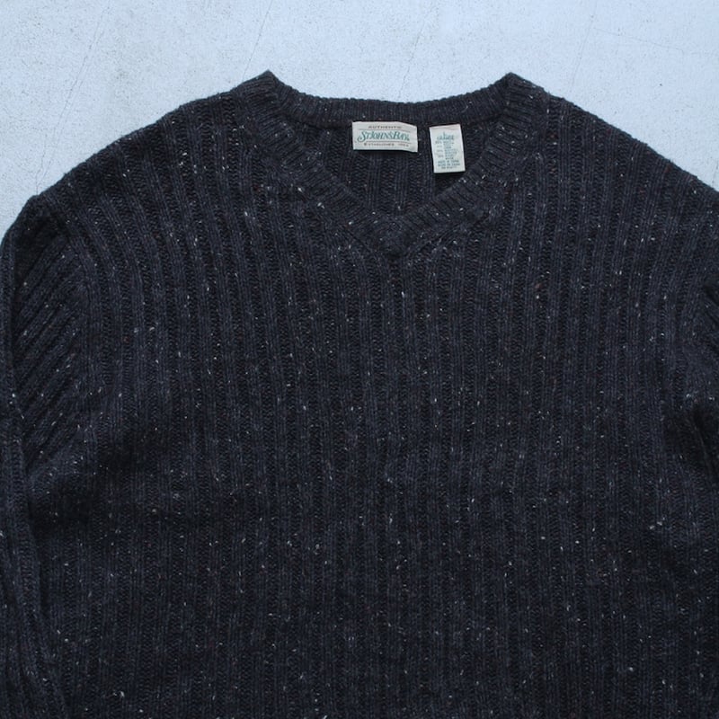 90s St.John's Bay nep design V-neck knit sweate