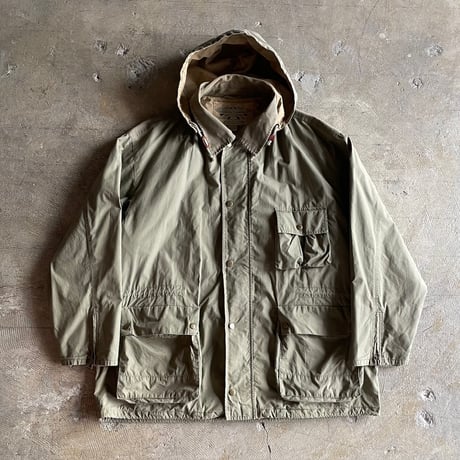バナナリパブリック | STORES