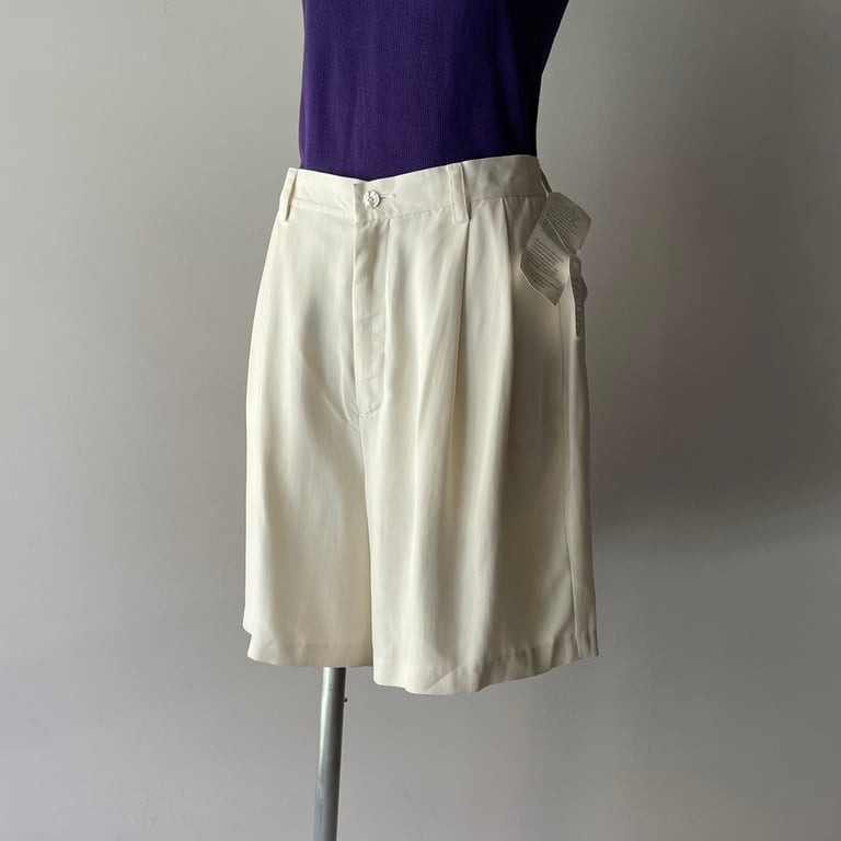 ショートパンツ(Silk slacks shorts)