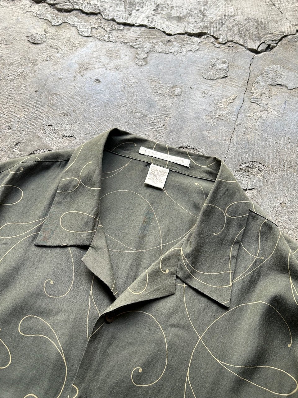 トップス 00s PERRY ELLIS art pattern silk shirt Perry Ellis Men's 100% Silk Shirt Short Sleeve Button Up