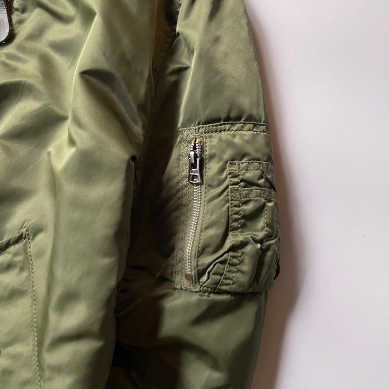 【新品、未使用】【新品タグ付き】【Lサイズ】【定番カーキ】　MA-1　アルファ Alpha 