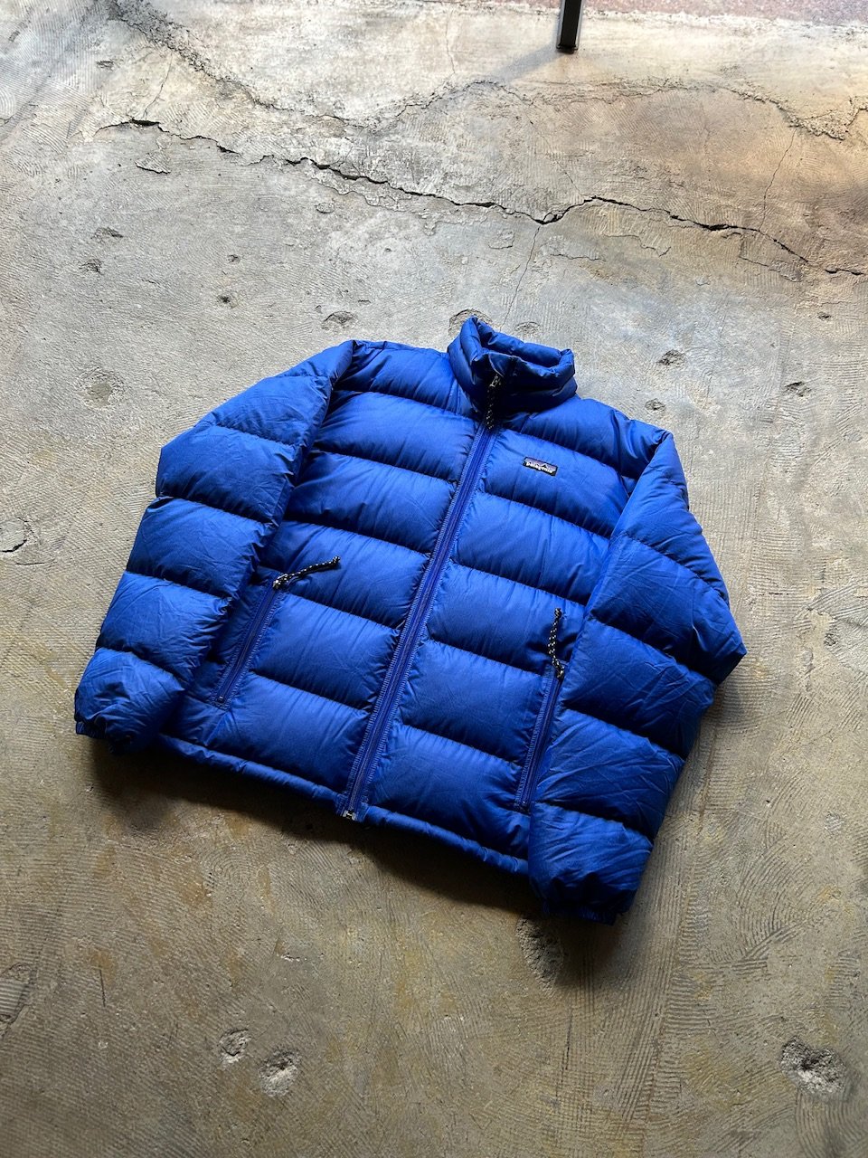 00's Patagonia packable down jacket | sui & shara 00's Patagonia packable down jacket | sui & shara