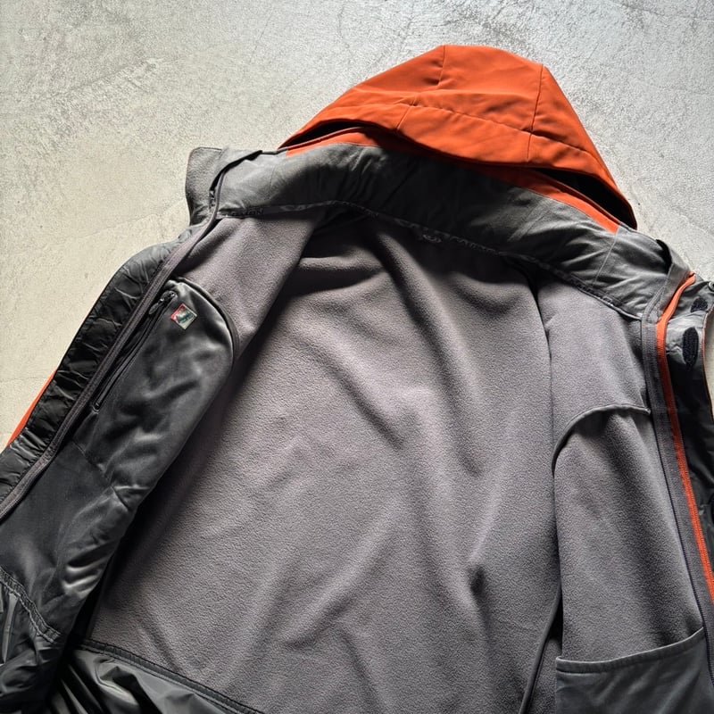 00s Salomon softshell jacket | sui & shara 00s Salomon softshell jacket | sui & shara