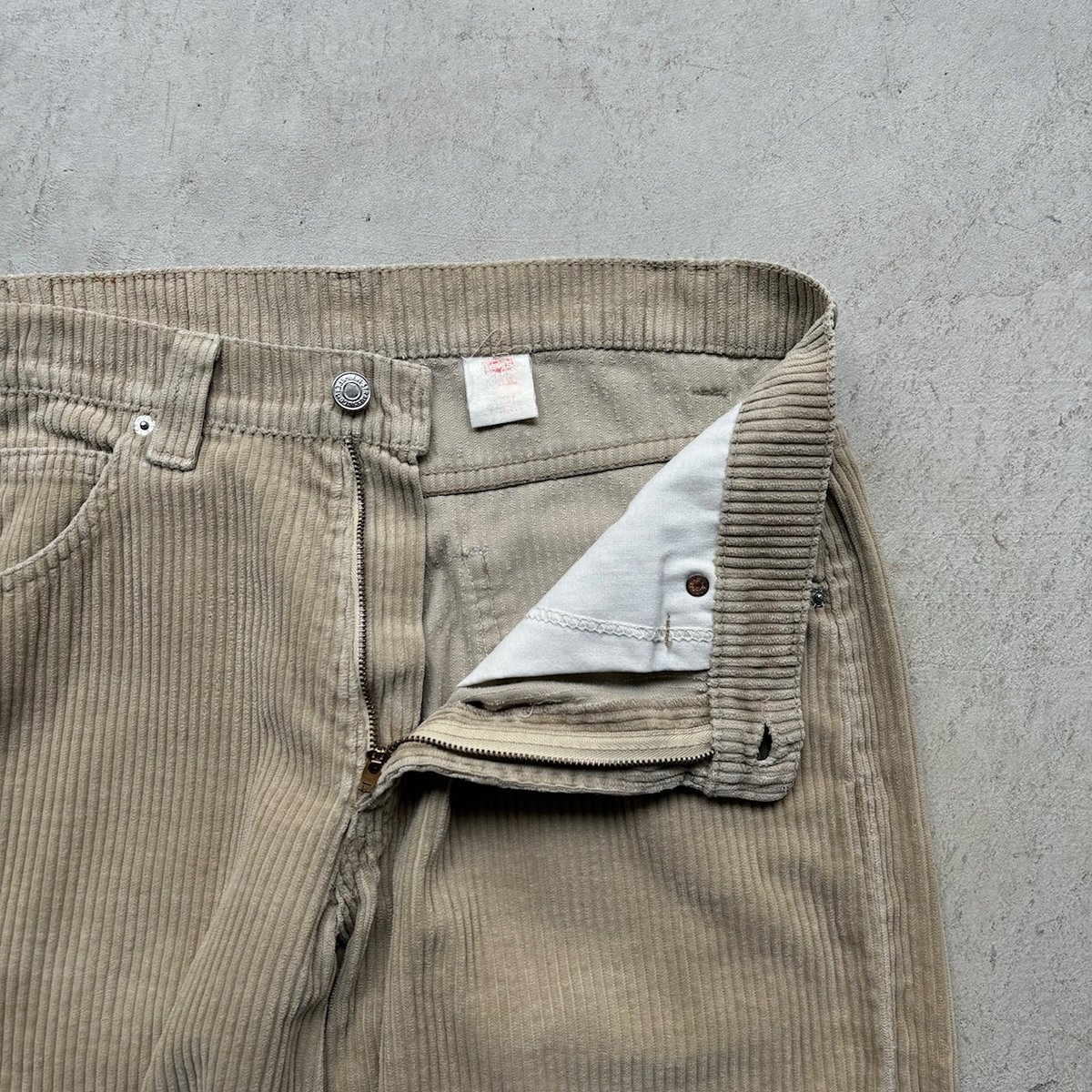 90s Levis L2 corduroy buggy pants | sui & shara