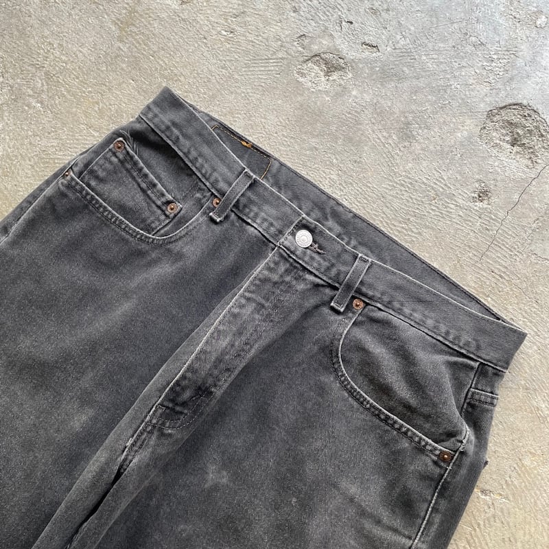 Levi's 569 black denim pants | sui & shara