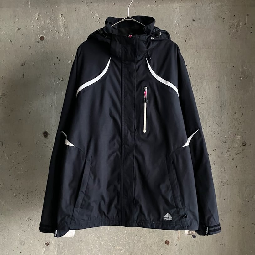 Nike ACG “storm-fit”jacket | sui & shara Nike ACG “storm-fit”jacket | sui & shara