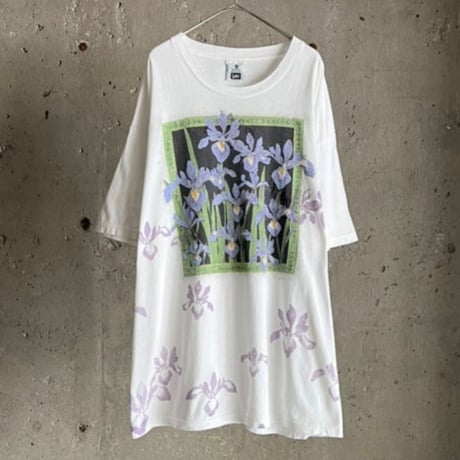 90s flower print tee  "iris"