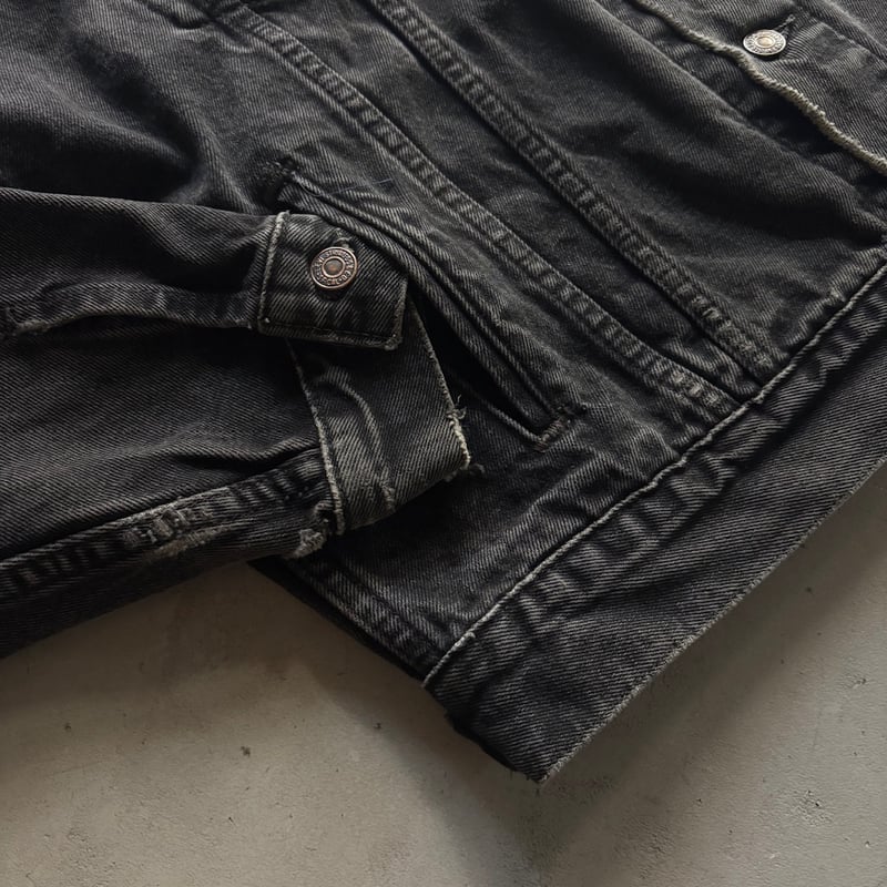 90s Levi's black denim jacket “made in USA” | s