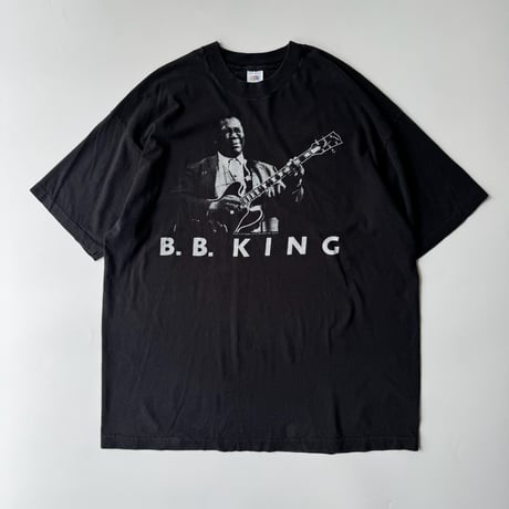 アーティストt | STORES