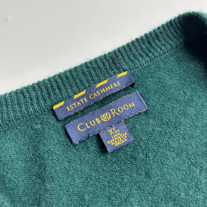 CLUBROOM v-neck cashmere knit | sui & shara