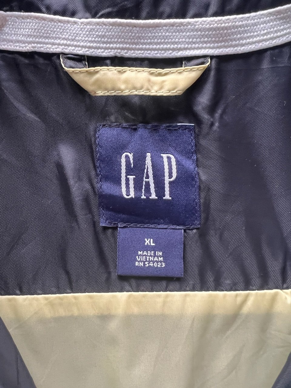 90s gap nylon jacket | sui & shara