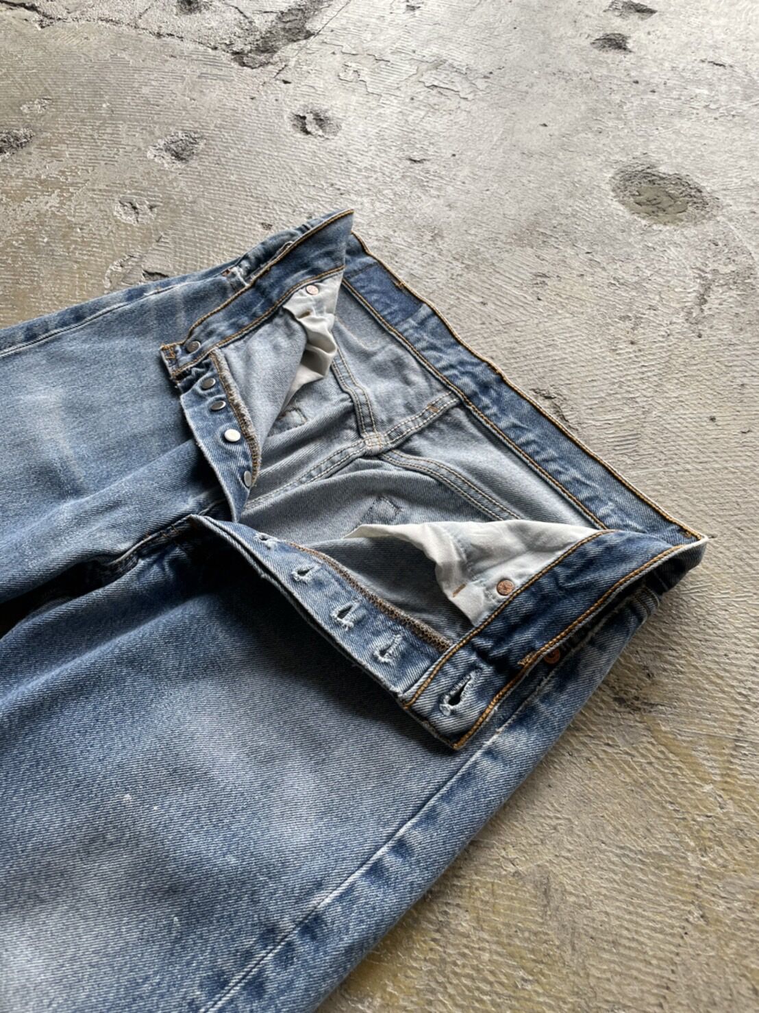 90s Levi's 501XX Made in USA | sui & shara 90s Levi's 501XX Made in USA | sui & shara