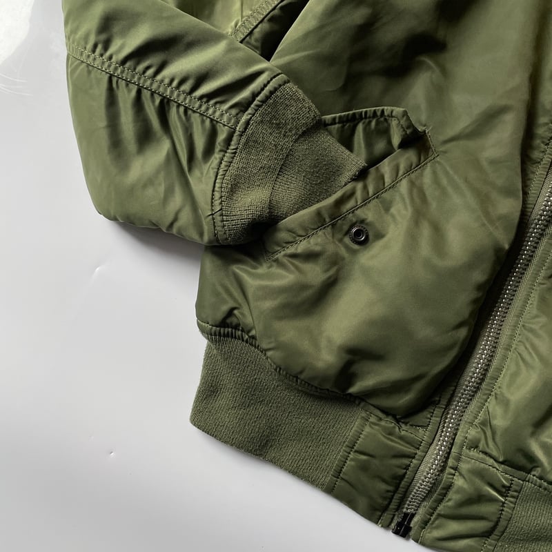 【新品、未使用】【新品タグ付き】【Lサイズ】【定番カーキ】　MA-1　アルファ 新品、未使用】【新品タグ付き】【Lサイズ】【定番カーキ】 MA-1