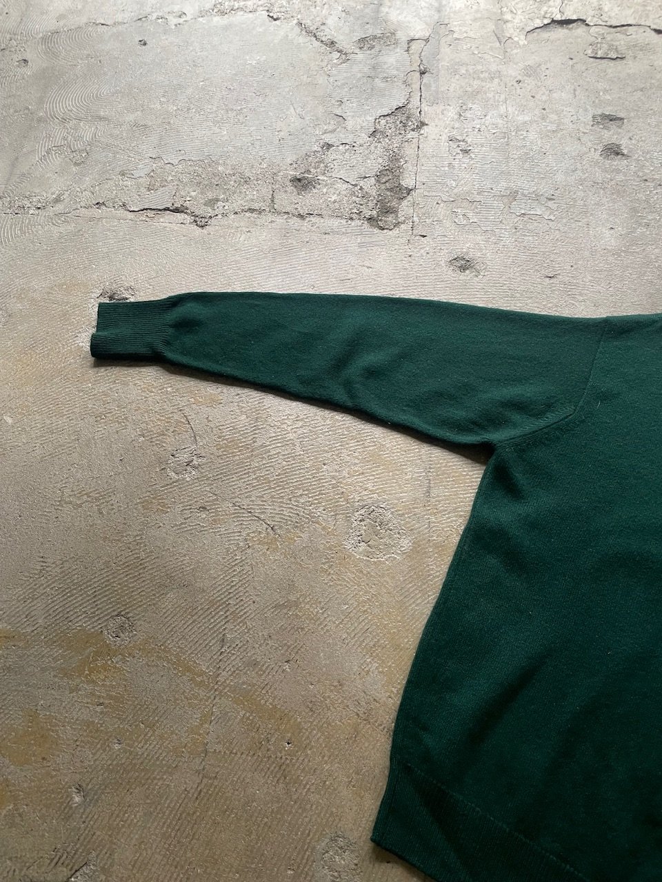 90's Neiman Marcus V neck cashmere knit | sui