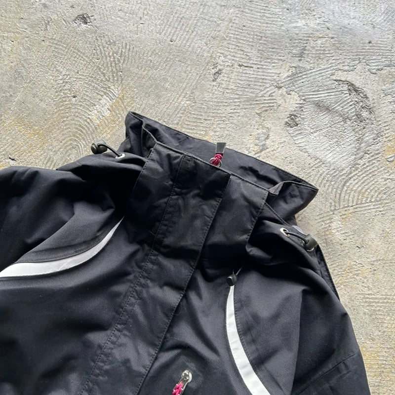 Nike ACG “storm-fit”jacket | sui & shara Nike ACG “storm-fit”jacket | sui & shara