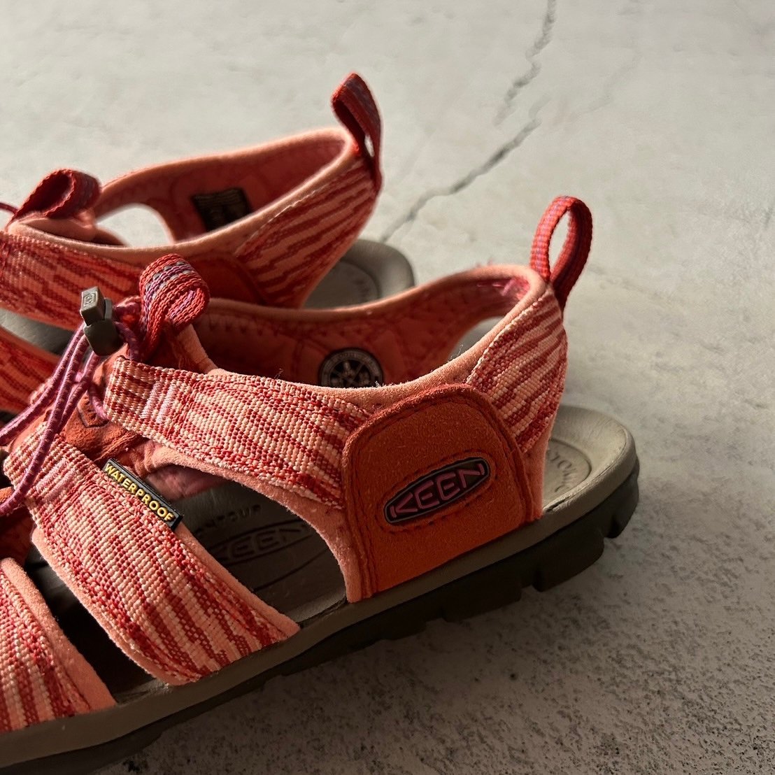 KEENサンダルCLEARWATER CNX メンズ サンダル | クリアウォーター シーエヌエックス | KEEN