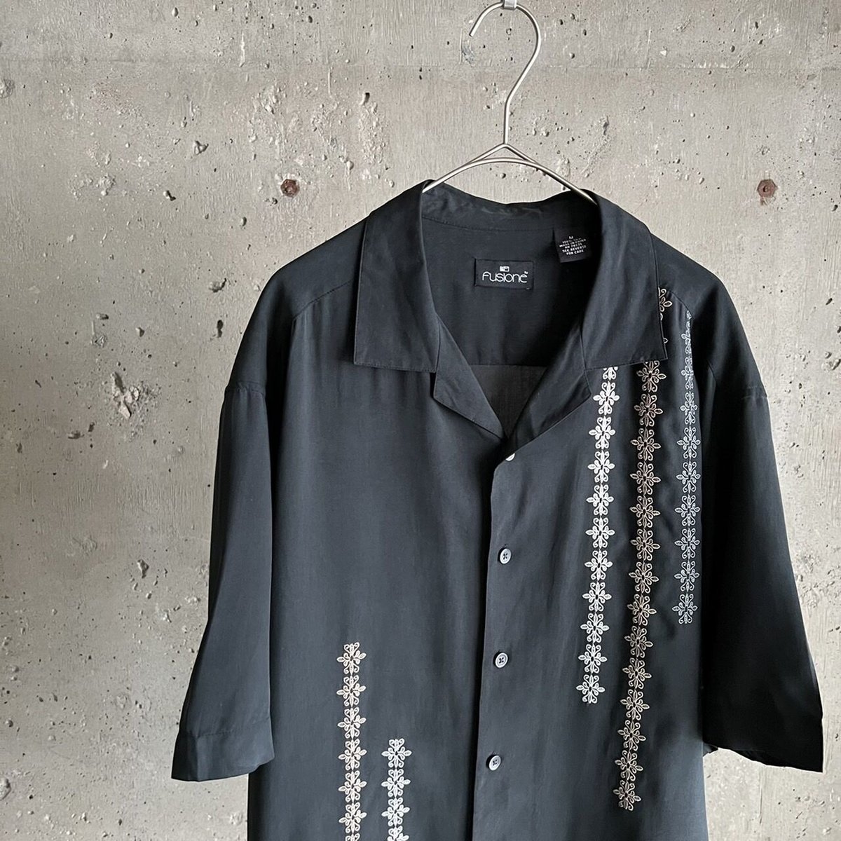 LEONARD シルク　金ボタン トリム　L ジャケット　ロングシャツ　羽　黒 Silicon KeyBoard Oversized Long T-Shirt(S Beige): Vintage