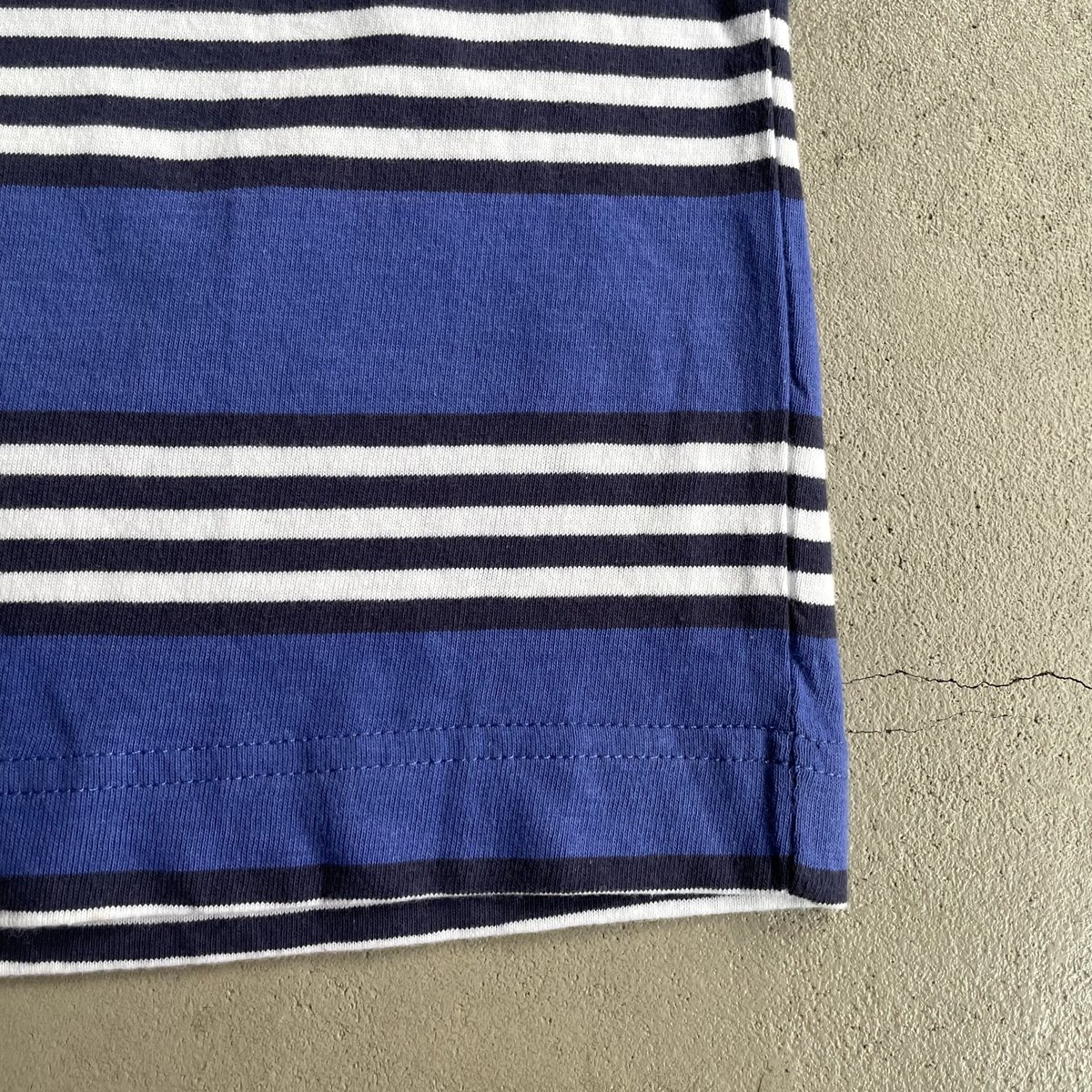 90s Gap border tee | sui & shara