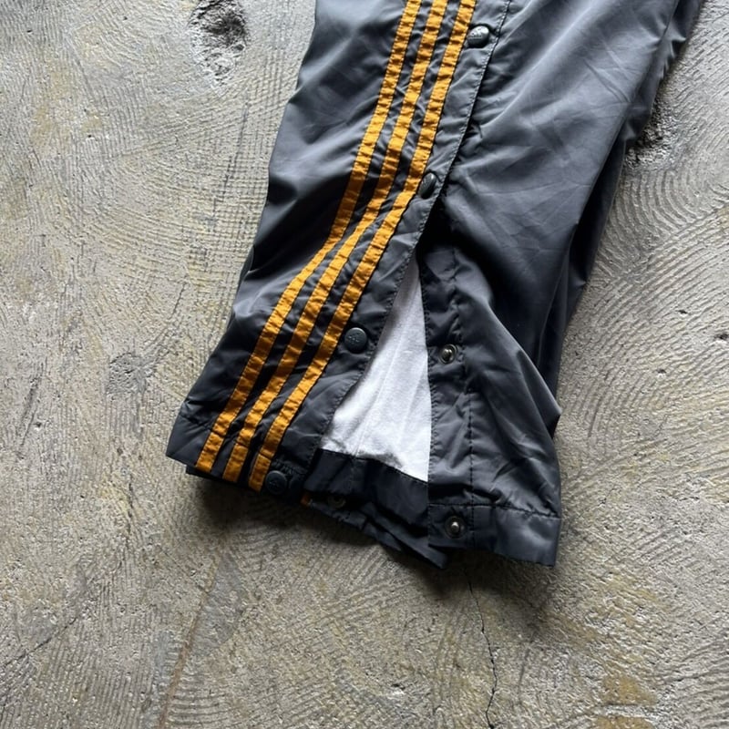 90s adidas snap design nylon pants | sui & shara 90s adidas snap design nylon pants | sui & shara