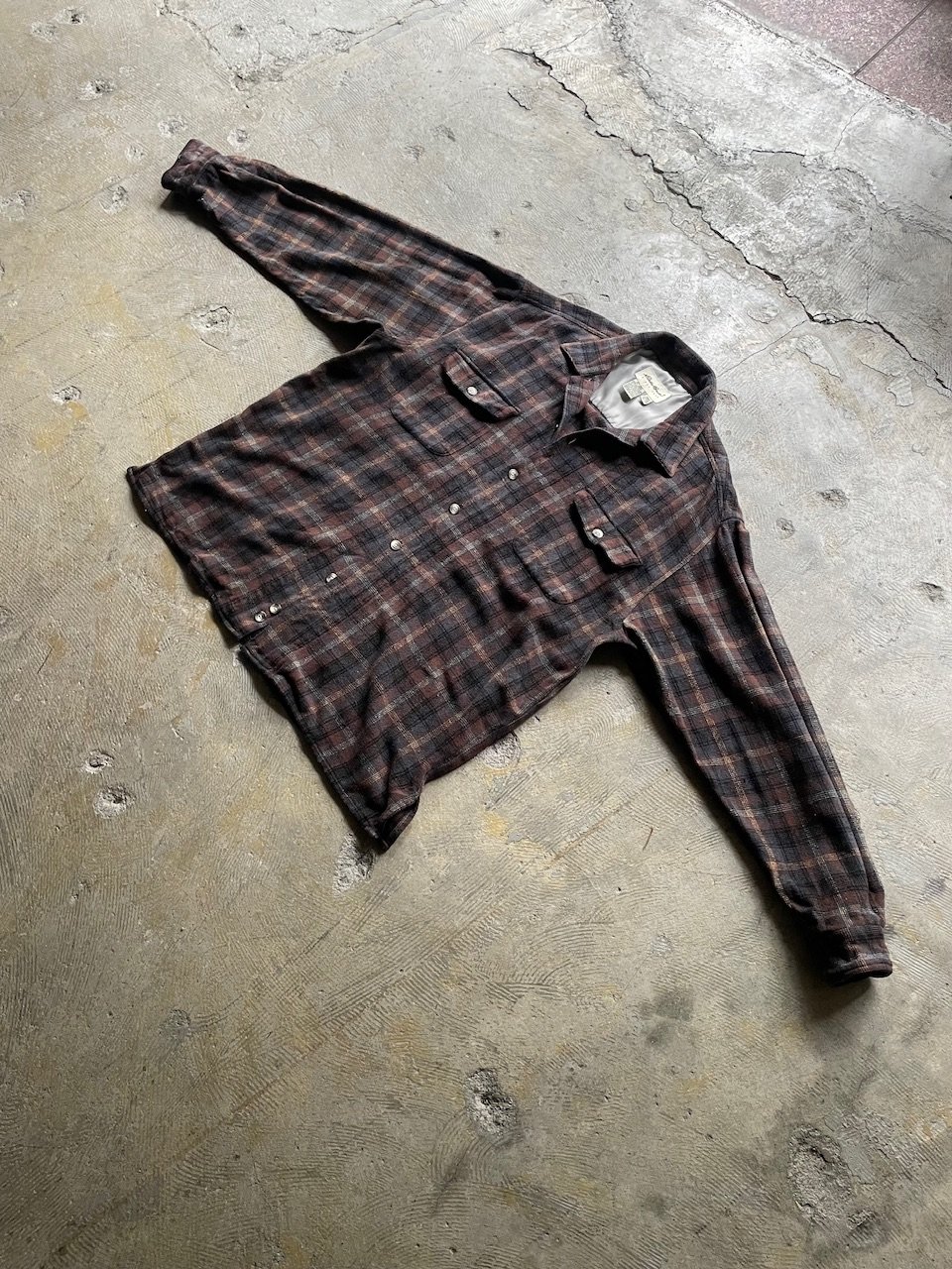 90's Eddie Bauer plaid pattern open collar shir