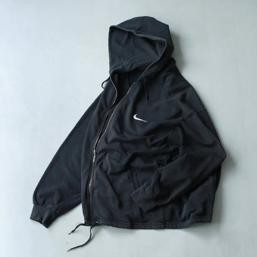 トップス Nike black zip up hoodie 90s 00s Nike 90s Vintage Zip Hoodie Black L – Peeces