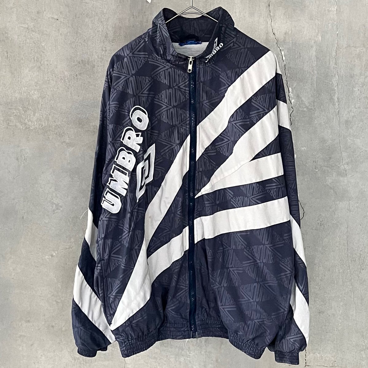 90s UMBRO nylon jacket | sui & shara