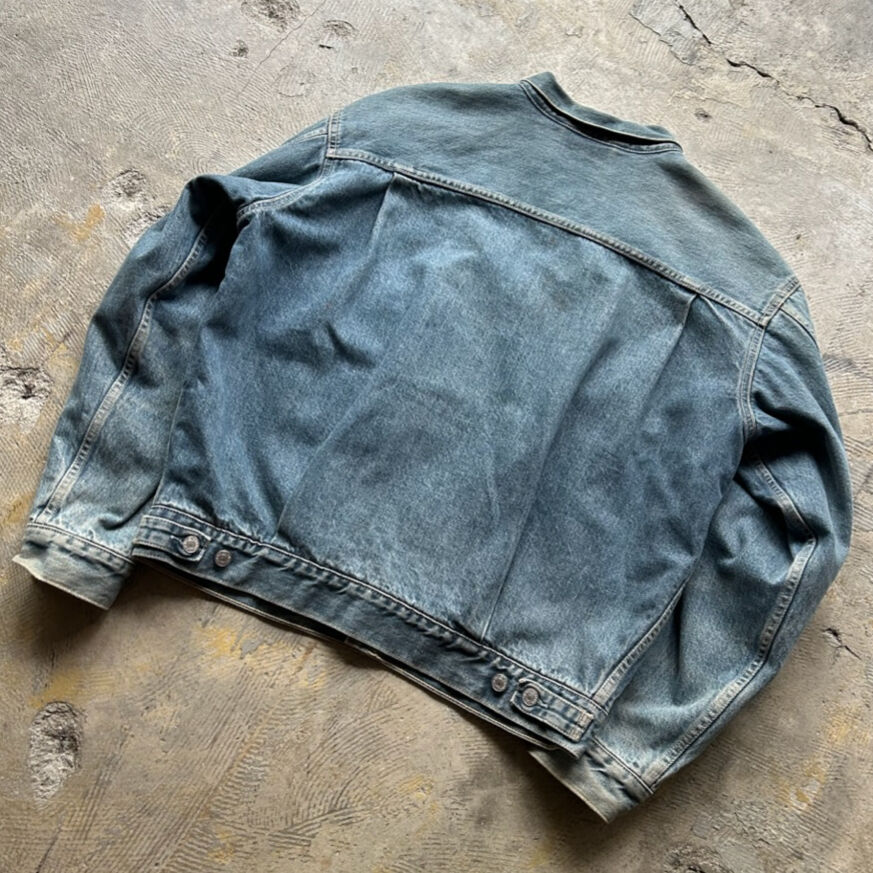 90's Levi's 517xx denim jacket | sui & shara 90's Levi's 517xx denim jacket | sui & shara