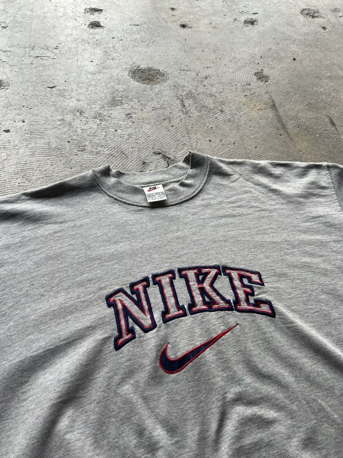 超激レアnikeナイキスウェット90s刺繍ロゴUSA製ワンポイントホワイトXXL 激レア90sUSA製ナイキNIKEスウェットホワイトトレーナー刺繍ワン
