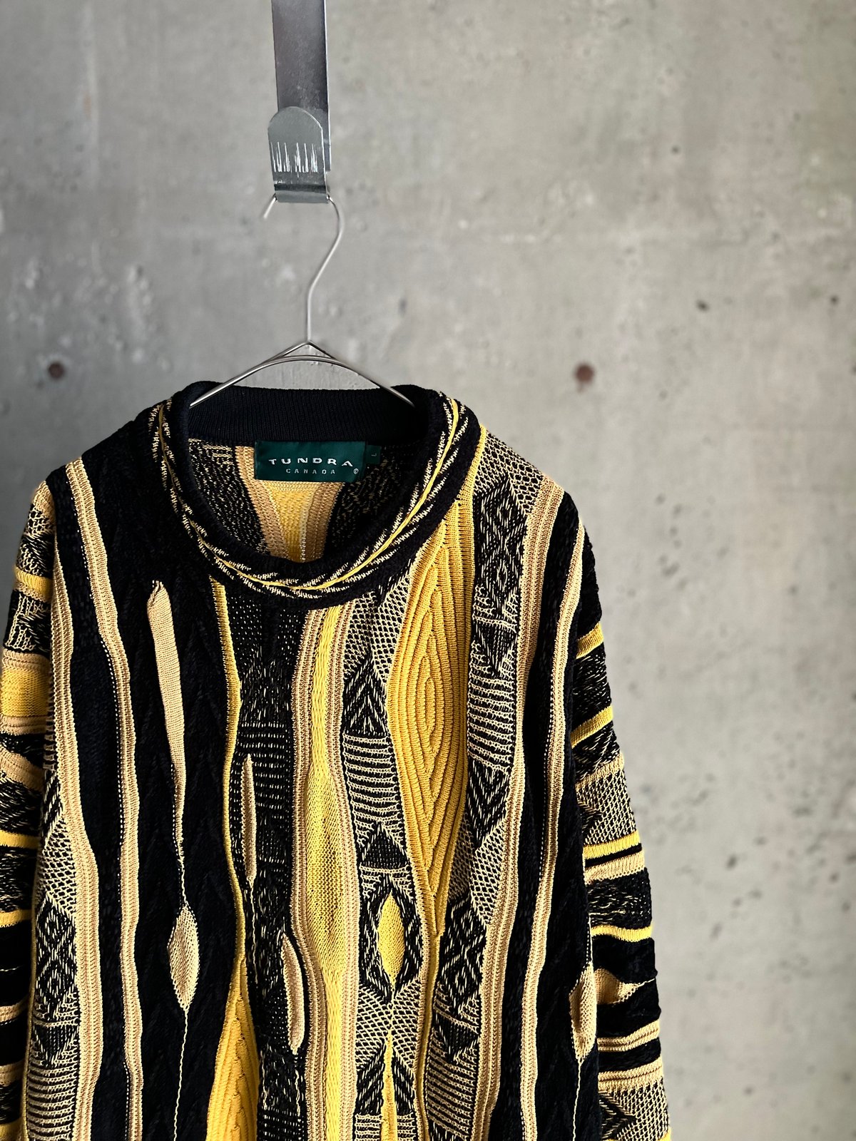 90s TUNDRA 3D knit sweater | sui & shara 90s TUNDRA 3D knit sweater | sui & shara