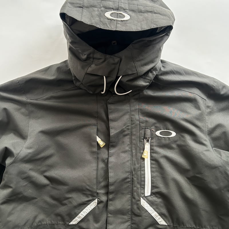 00s Oakley ski jacket | sui & shara 00s Oakley ski jacket | sui & shara